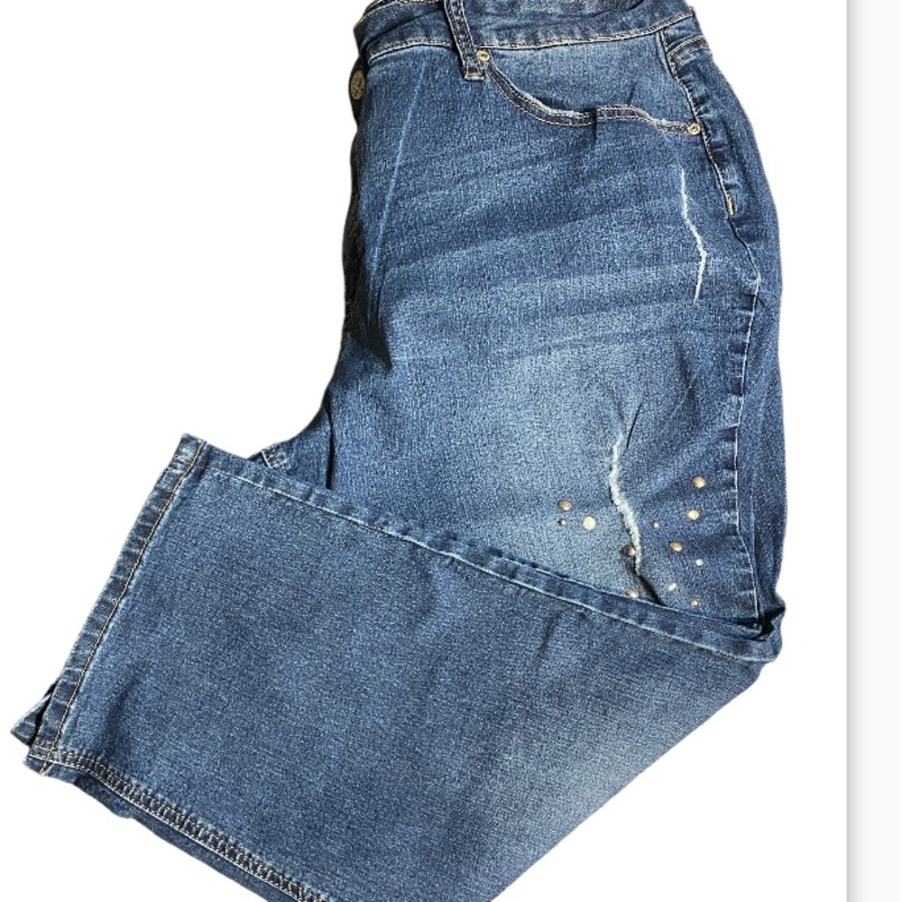 Love indigo lightly distressed, embellished, capris, size 24 plus - Picture 3 of 15